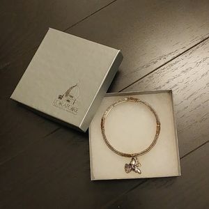 L'Oratoire Saint Joseph Angel Bracelete